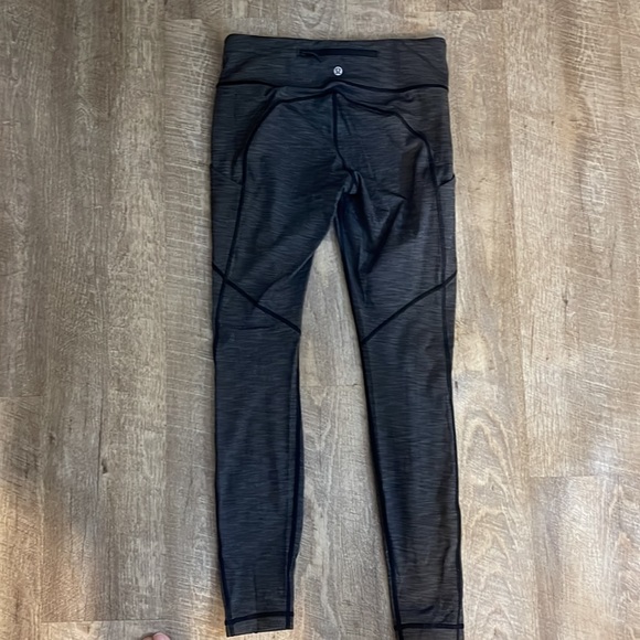 VGUC Lululemon grey leggings - Picture 2 of 5
